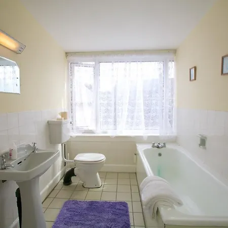 Guest house Creeve House 3*